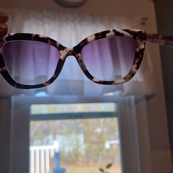 COPY - Practically Brand New Longchamp Sunglasses ๐ - Picture 8 of 9